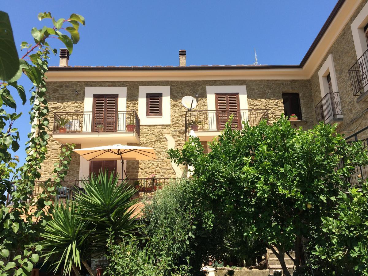 Pozzo Medievale Prignano Cilento Extérieur photo